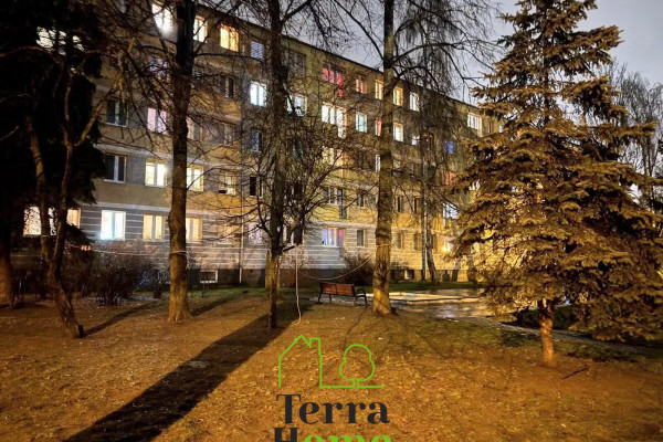 świętokrzyskie, Kielce, Ksm, 3 pokoje do remontu 1 pietro Ksm