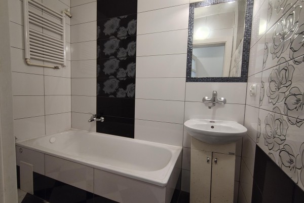 Kielce, Łazy, Kaczowa, Dom pod działalność gospodarczą w Kielcach, Łazy