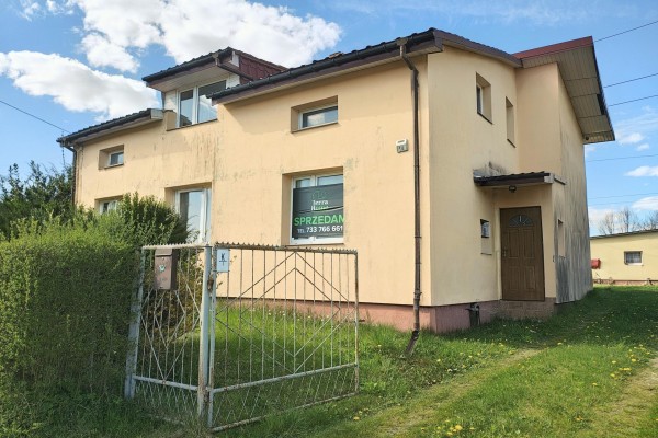 Kielce, Łazy, Kaczowa, Dom pod działalność gospodarczą w Kielcach, Łazy