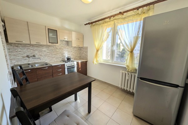 Kielce, Podkarcz&oacute;wka, Kalcytowa, Kawalerka z osoba kuchnia i balkonem parter Kalcytowa