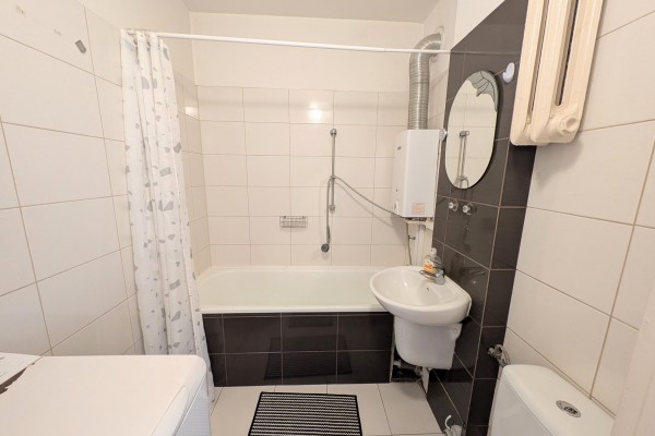 Kielce, Podkarcz&oacute;wka, Kalcytowa, Kawalerka z osoba kuchnia i balkonem parter Kalcytowa