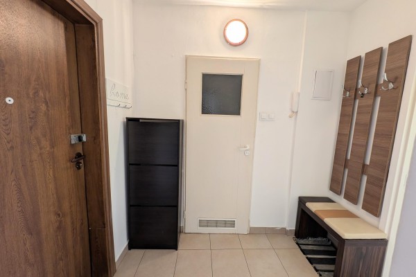 Kielce, Podkarcz&oacute;wka, Kalcytowa, Kawalerka z osoba kuchnia i balkonem parter Kalcytowa