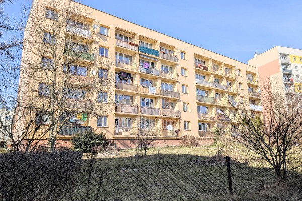 Kielce, Podkarcz&oacute;wka, Kalcytowa, Kawalerka z osoba kuchnia i balkonem parter Kalcytowa