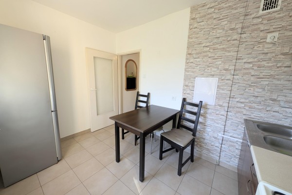 Kielce, Podkarcz&oacute;wka, Kalcytowa, Kawalerka z osoba kuchnia i balkonem parter Kalcytowa