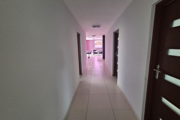 Kielce, Skrzetlewska, Pietro w budynku na wynajem 230m&sup2;