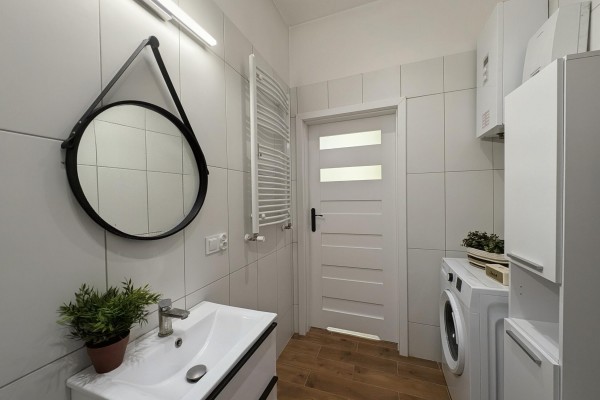 Kielce, Centrum, Mała, 2 pokojowe mieszkanie 1 pietro centrum po remocie