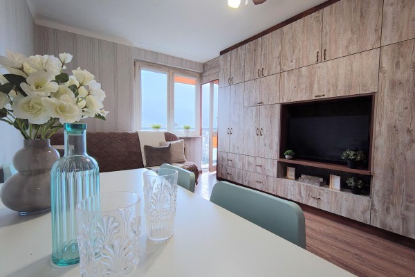 Kielce, Centrum, Nowy Świat, 2-pokojowe mieszkanie z loggią&ndash; Centrum Kielc, ul. Nowy Świat