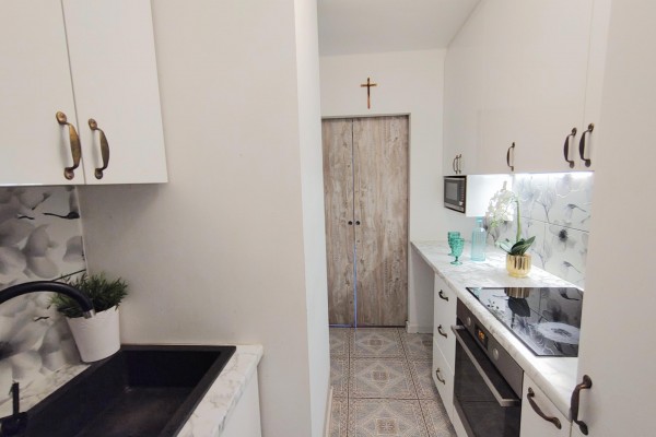 Kielce, Centrum, Nowy Świat, 2-pokojowe mieszkanie z loggią&ndash; Centrum Kielc, ul. Nowy Świat