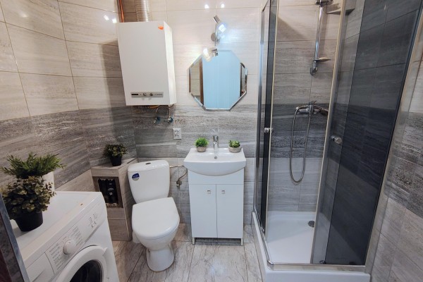 Kielce, Centrum, Nowy Świat, 2-pokojowe mieszkanie z loggią&ndash; Centrum Kielc, ul. Nowy Świat