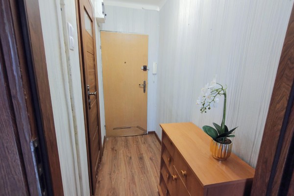 Kielce, Centrum, Nowy Świat, 2-pokojowe mieszkanie z loggią&ndash; Centrum Kielc, ul. Nowy Świat