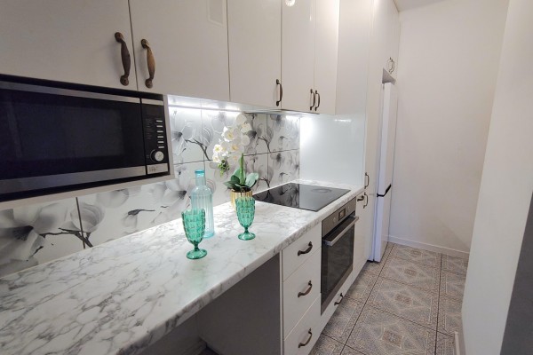 Kielce, Centrum, Nowy Świat, 2-pokojowe mieszkanie z loggią&ndash; Centrum Kielc, ul. Nowy Świat