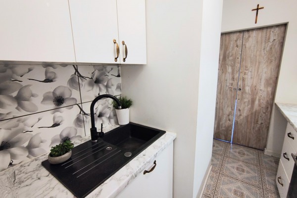 Kielce, Centrum, Nowy Świat, 2-pokojowe mieszkanie z loggią&ndash; Centrum Kielc, ul. Nowy Świat