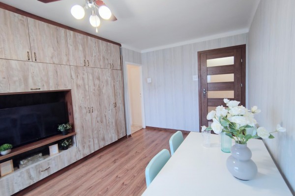 Kielce, Centrum, Nowy Świat, 2-pokojowe mieszkanie z loggią&ndash; Centrum Kielc, ul. Nowy Świat