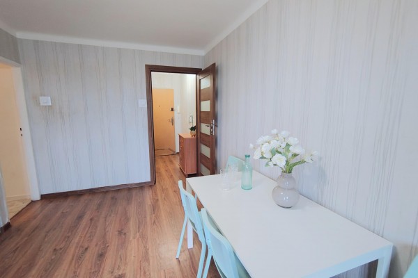 Kielce, Centrum, Nowy Świat, 2-pokojowe mieszkanie z loggią&ndash; Centrum Kielc, ul. Nowy Świat