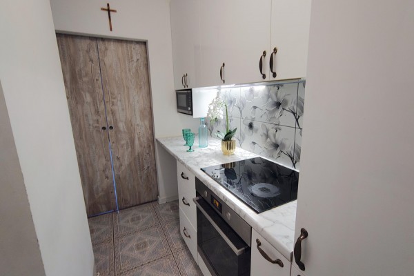 Kielce, Centrum, Nowy Świat, 2-pokojowe mieszkanie z loggią&ndash; Centrum Kielc, ul. Nowy Świat