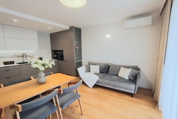 Kielce, Szydł&oacute;wek, Turystyczna, 3-pokojowe mieszkanie z tarasem, klimatyzacją i garażem ul. Turystyczna