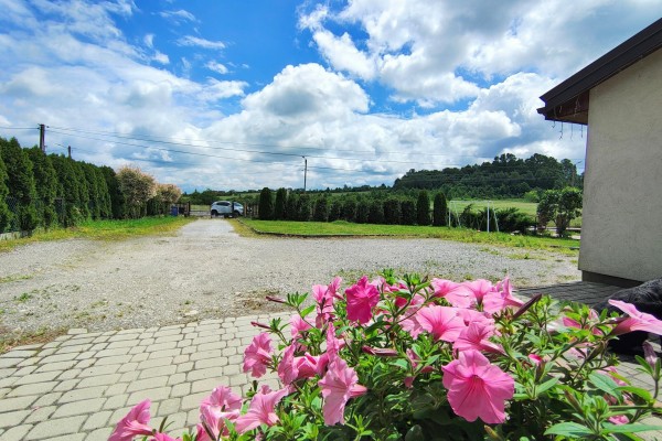 kielecki, Morawica, Brzeziny, Szkolna, Komfortowy dom jednorodzinny 100m2 w Brzezinach k. Morawicy