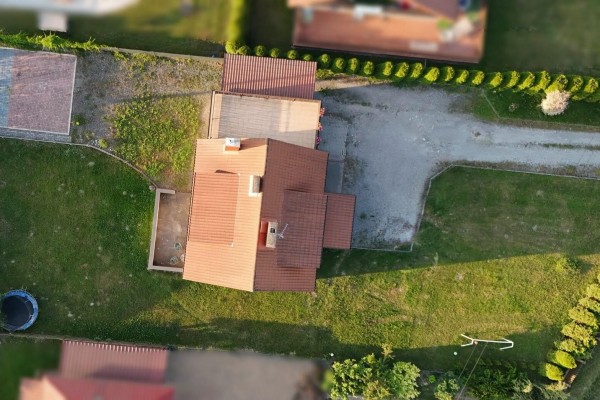 kielecki, Morawica, Brzeziny, Szkolna, Komfortowy dom jednorodzinny 100m2 w Brzezinach k. Morawicy