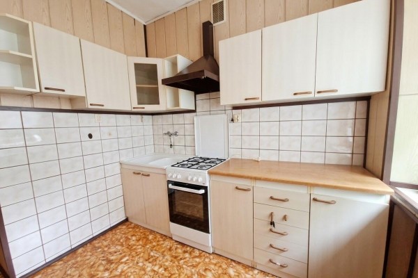 Kielce, Szydł&oacute;wek, Miodowa, 33,6 m&sup2; | Parter | Do remontu | Miodowa 8 | Parking