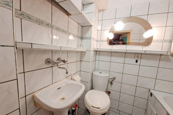 Kielce, Szydł&oacute;wek, Miodowa, 33,6 m&sup2; | Parter | Do remontu | Miodowa 8 | Parking