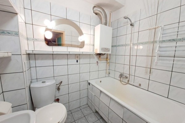 Kielce, Szydł&oacute;wek, Miodowa, 33,6 m&sup2; | Parter | Do remontu | Miodowa 8 | Parking