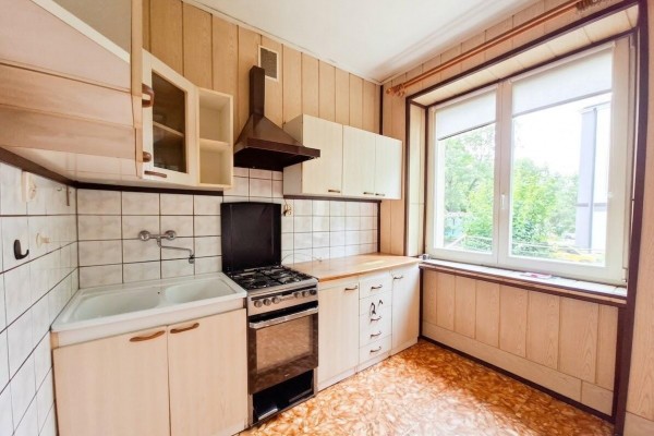 Kielce, Szydł&oacute;wek, Miodowa, 33,6 m&sup2; | Parter | Do remontu | Miodowa 8 | Parking