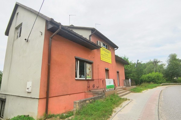 kielecki, Morawica, Brzeziny, Chęcińska, Budynek usługowo-handlowy z funkcją handlową &ndash; Brzeziny, gm. Morawica