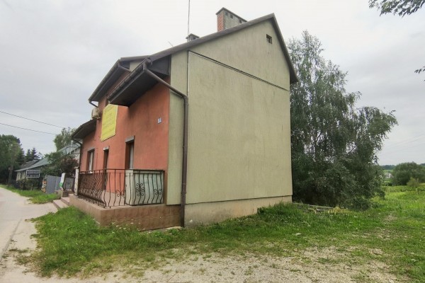 kielecki, Morawica, Brzeziny, Chęcińska, Budynek usługowo-handlowy z funkcją handlową &ndash; Brzeziny, gm. Morawica