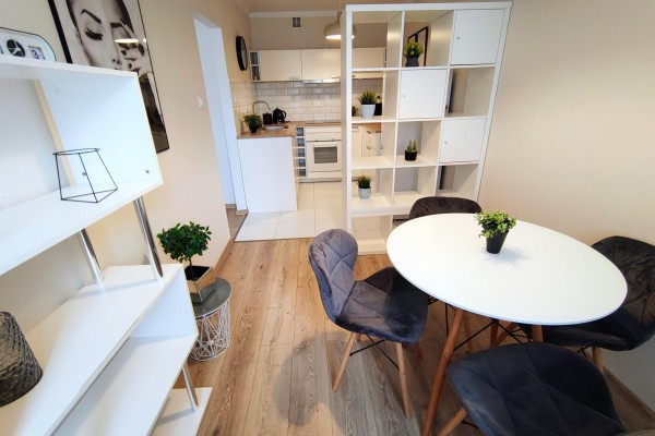 Kielce, Szydł&oacute;wek, Warszawka, 43,31 m&sup2; |PO GENERALNYM REMONCIE | W PEŁNI UMEBLOWANE | UL. WARSZAWSKA