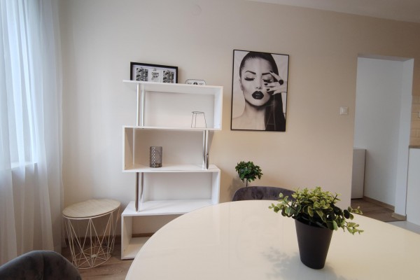 Kielce, Szydł&oacute;wek, Warszawka, 43,31 m&sup2; |PO GENERALNYM REMONCIE | W PEŁNI UMEBLOWANE | UL. WARSZAWSKA