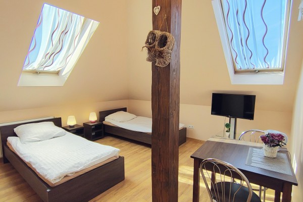Kielce, Czarn&oacute;w, Hoża, KIELCE, UL. HOŻA | 652,66m&sup2; | 3 KONDYGNACJE | WINDA | DUŻY POTENCJAŁ
