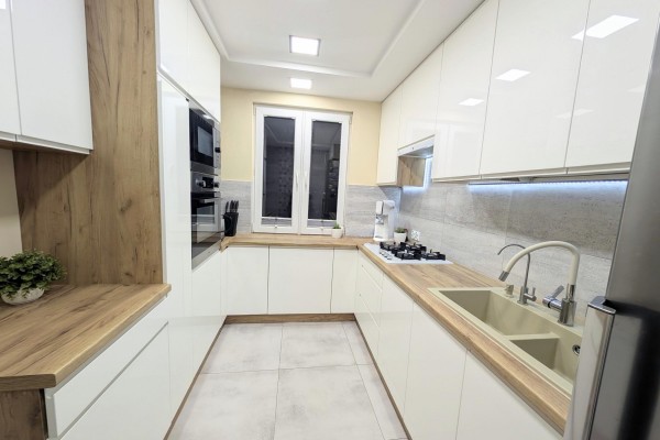 Kielce, Czarn&oacute;w, B. Chrobrego, Mieszkanie 2-pokoje po remoncie | 48,4 m&sup2; | Balkon z widokiem| Czarn&oacute;w
