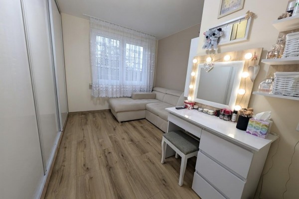 Kielce, Czarn&oacute;w, B. Chrobrego, Mieszkanie 2-pokoje po remoncie | 48,4 m&sup2; | Balkon z widokiem| Czarn&oacute;w