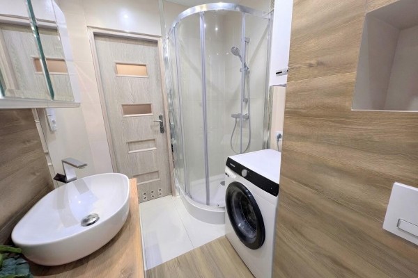 Kielce, Czarn&oacute;w, B. Chrobrego, Mieszkanie 2-pokoje po remoncie | 48,4 m&sup2; | Balkon z widokiem| Czarn&oacute;w